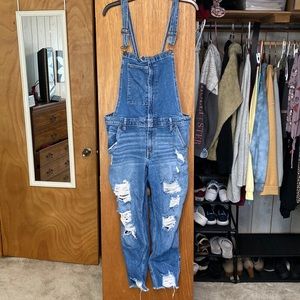 Hollister Ripped skinny cropped overalls size L